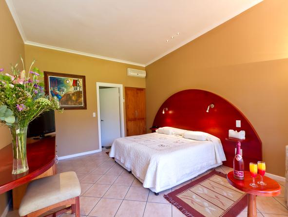 Hlangana Lodge - Bedroom2